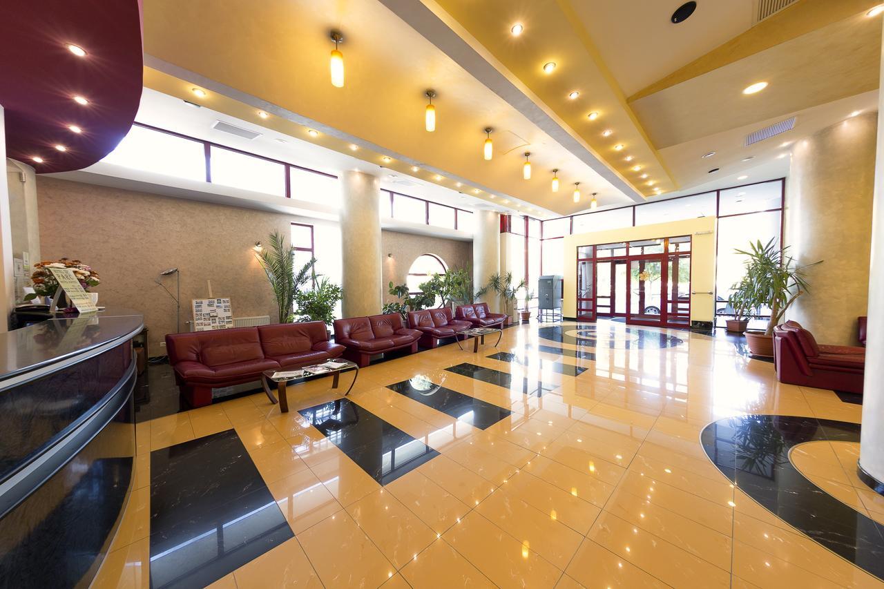 Hotel Parc Alba Iulia Bagian luar foto