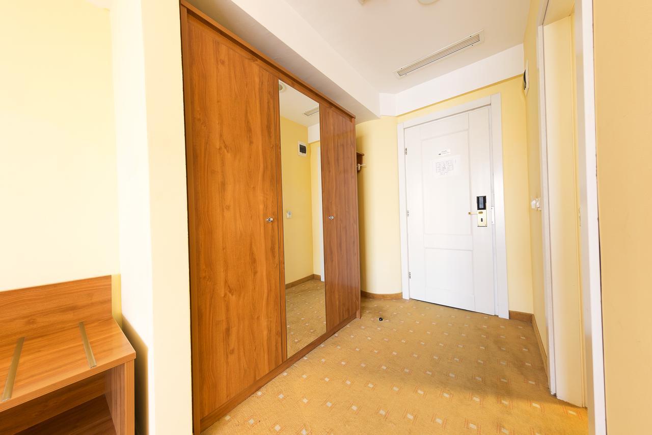 Hotel Parc Alba Iulia Bagian luar foto