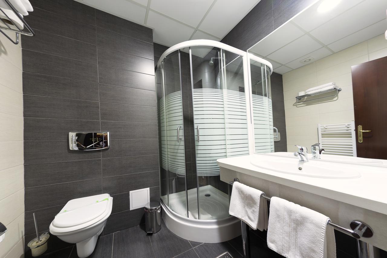 Hotel Parc Alba Iulia Bagian luar foto