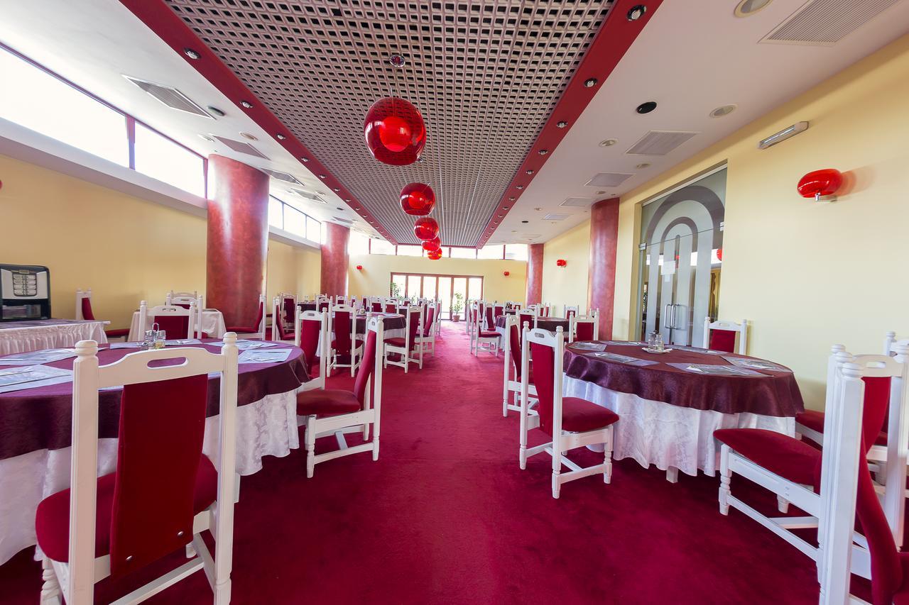 Hotel Parc Alba Iulia Bagian luar foto
