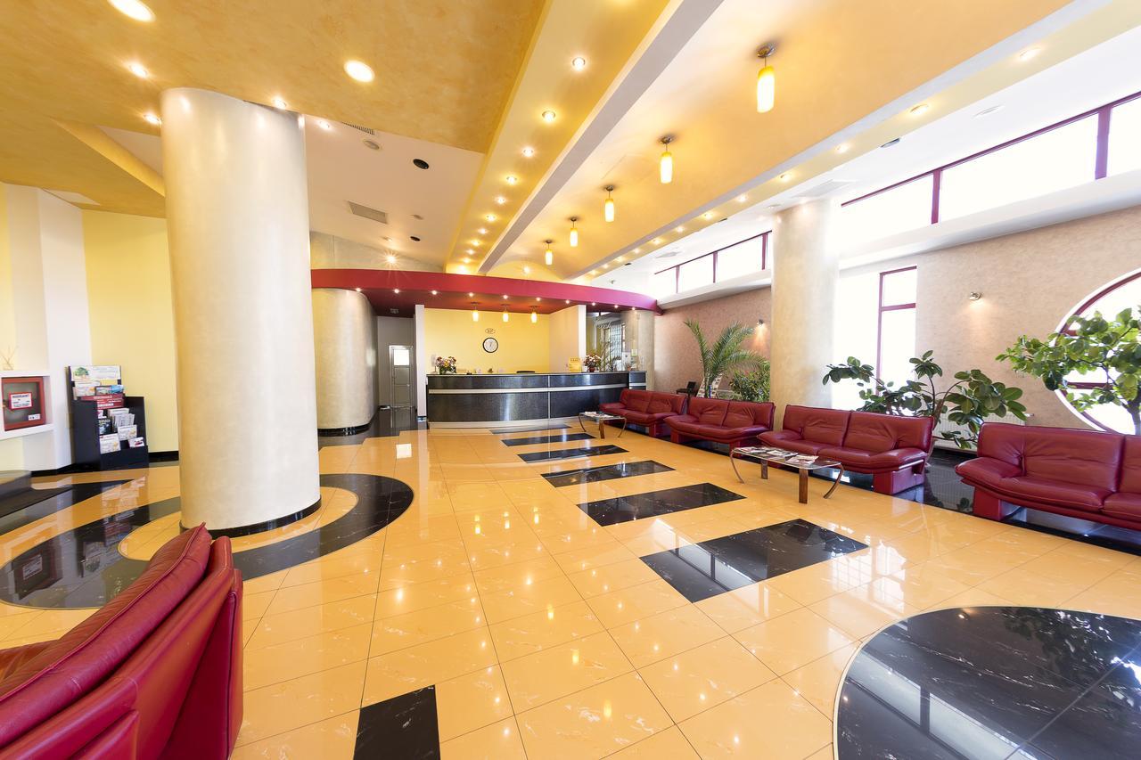 Hotel Parc Alba Iulia Bagian luar foto