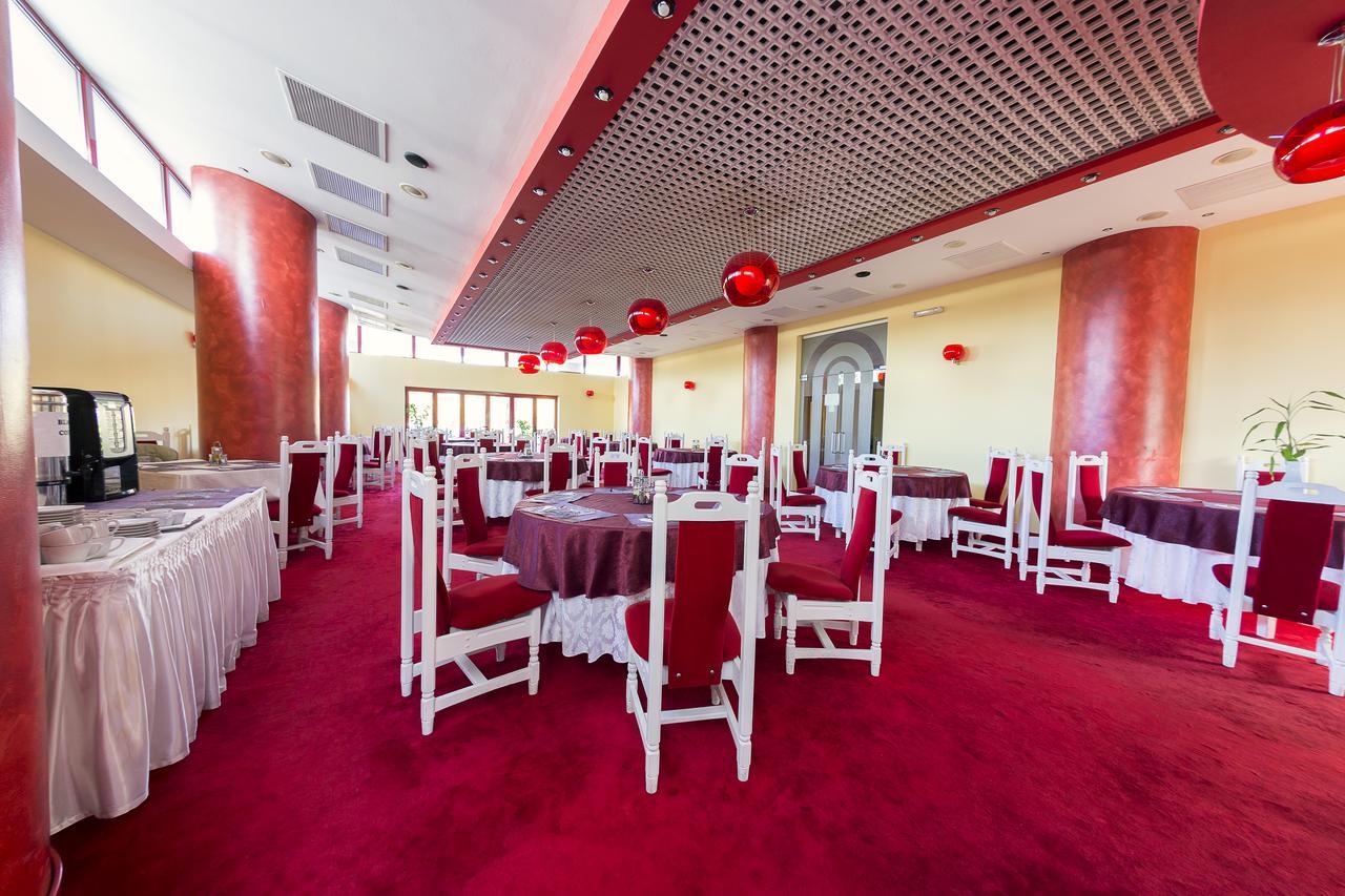 Hotel Parc Alba Iulia Bagian luar foto