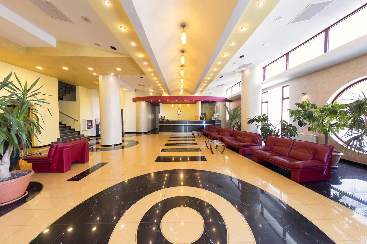 Hotel Parc Alba Iulia Bagian luar foto