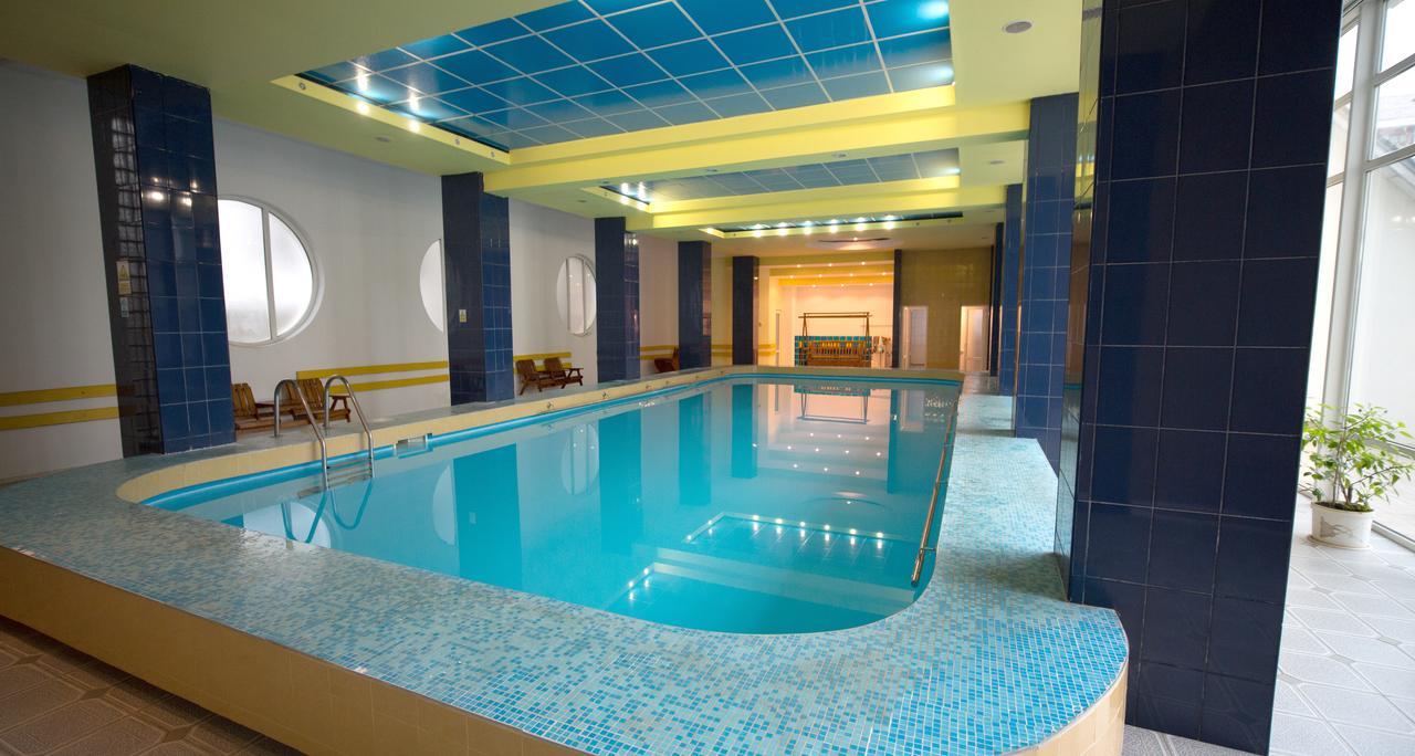 Hotel Parc Alba Iulia Bagian luar foto