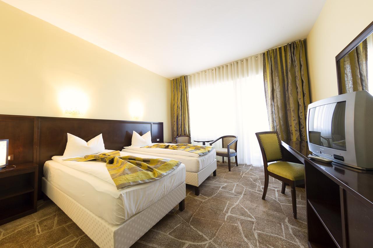 Hotel Parc Alba Iulia Bagian luar foto